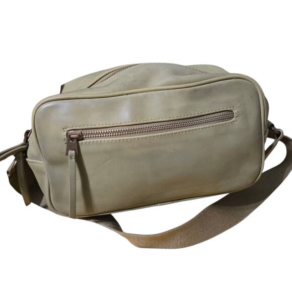 Universal Thread Green Crossbody Faux Leather Box Bag - Picture 4 of 5